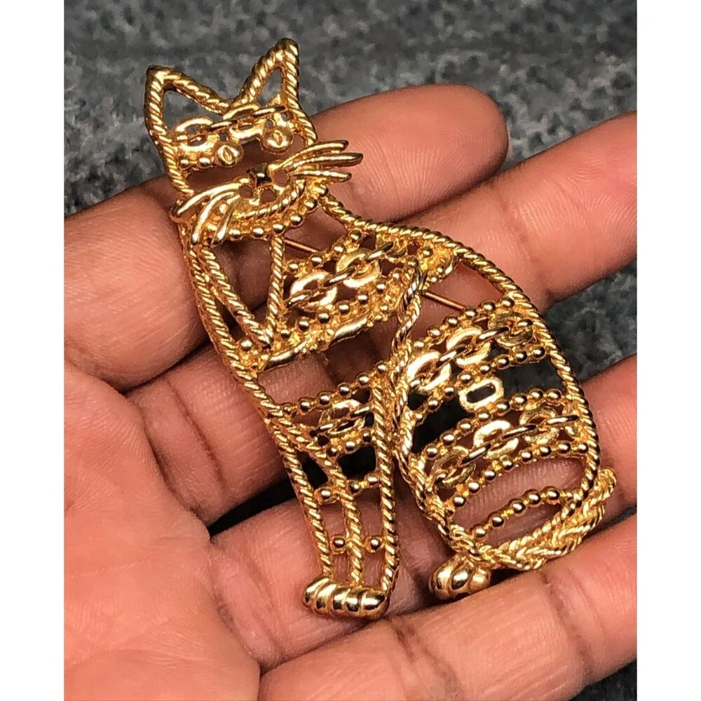 Vintage Cat Brooch Pin Figural Kitty Whimsical Grandmacore Retro Jewelry